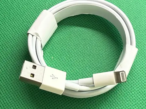 Lightning – USB-A -latauskaapeli
