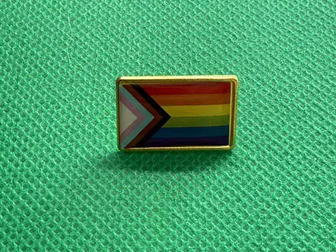 Mini Progress Pride -pinssi