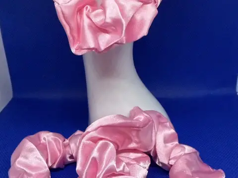 Hiusdonitsi – silkkimäinen scrunchie