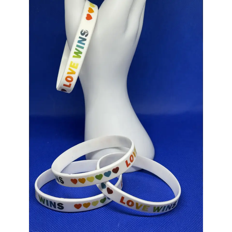 LOVE WINS -silikoniranneke