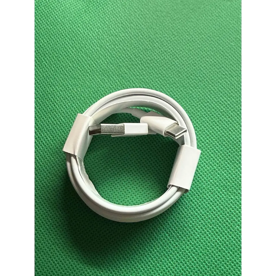 USB-A – USB-C -latauskaapeli