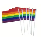 Mini Pride-lippu varrella